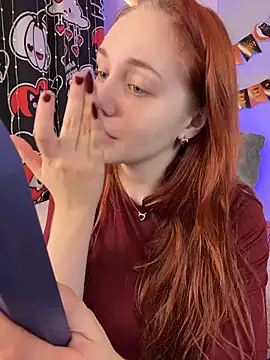 PollyVinice online show from October 2025 12:42:02 PM