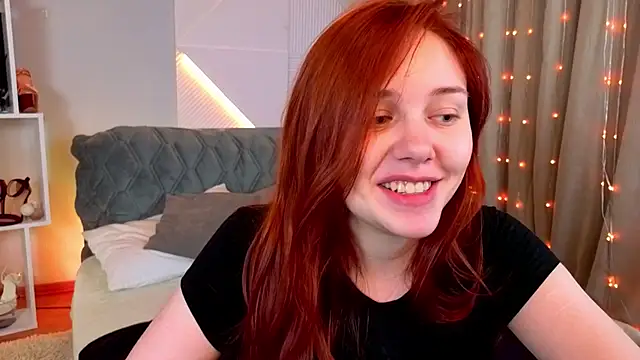 PollyVinice online show from November 2025 12:06:01 PM