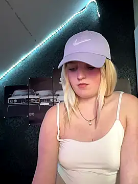 DieBlondeHannah online show from September 2025 01:22:02 PM