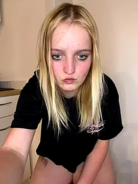 DieBlondeHannah online show from September 2025 04:08:01 PM