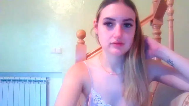 Snapshot of RobinThompson chatting on September 2025 11:12:02 AM RobinThompson online show from September 2025 11:12:02 AM