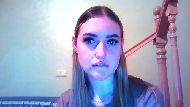 Snapshot of RobinThompson chatting on September 2025 03:25:01 PM RobinThompson online show from September 2025 03:25:01 PM
