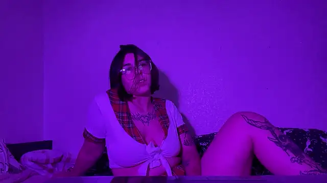 Annie  Rodriguez online show from September 2025 05:25:01 PM