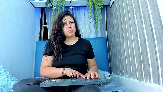 Jessybrownn online show from September 2025 04:34:02 AM