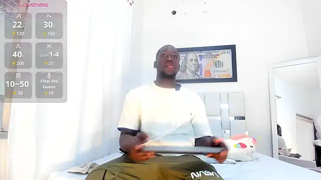 Snapshot of lucas_manzon chatting on December 2025 01:52:02 PM lucas manzon online show from December 2025 01:52:02 PM