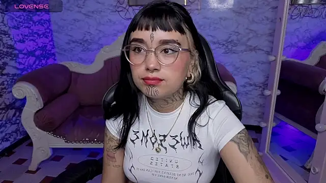 alana18 v online show from September 2025 01:10:01 PM