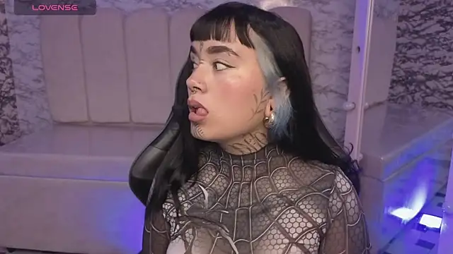 alana18 v online show from September 2025 01:12:02 PM