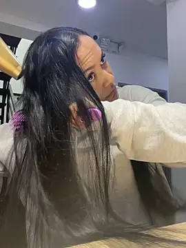 Snapshot of TiffanyyLam chatting on October 2025 11:19:01 AM TiffanyyLam online show from October 2025 11:19:01 AM