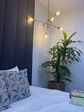 Snapshot of TiffanyyLam chatting on October 2025 10:51:01 AM TiffanyyLam online show from October 2025 10:51:01 AM