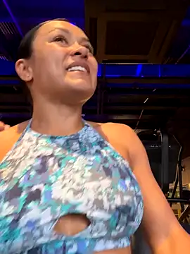 Snapshot of TiffanyyLam chatting on October 2025 11:54:01 AM TiffanyyLam online show from October 2025 11:54:01 AM