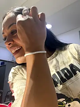 Snapshot of TiffanyyLam chatting on November 2025 11:23:02 AM TiffanyyLam online show from November 2025 11:23:02 AM