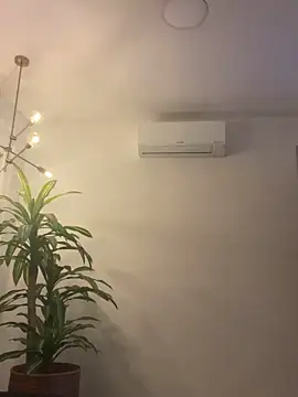 Snapshot of TiffanyyLam chatting on November 2025 11:12:02 AM TiffanyyLam online show from November 2025 11:12:02 AM