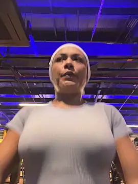 Snapshot of TiffanyyLam chatting on November 2025 10:47:01 AM TiffanyyLam online show from November 2025 10:47:01 AM