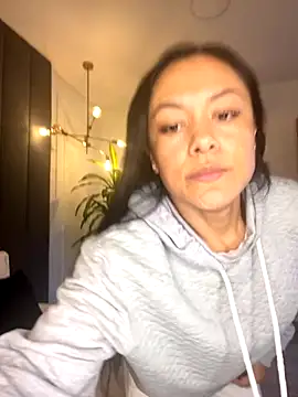 Snapshot of TiffanyyLam chatting on November 2025 11:21:01 AM TiffanyyLam online show from November 2025 11:21:01 AM