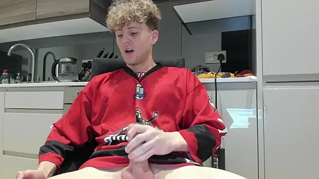 DominantAlex18 online show from November 2025 02:11:02 AM