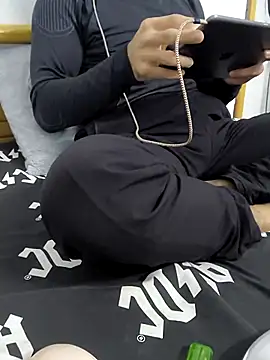 Snapshot of yazinyazin1 chatting on November 2025 01:18:01 AM yazinyazin1 online show from November 2025 01:18:01 AM