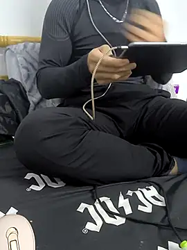 Snapshot of yazinyazin1 chatting on December 2025 01:22:02 AM yazinyazin1 online show from December 2025 01:22:02 AM