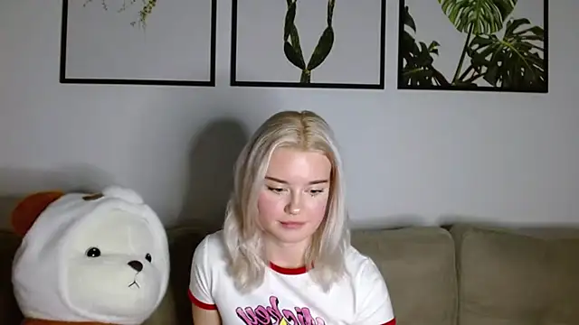 LunaBlush18 online show from September 2025 05:27:02 PM