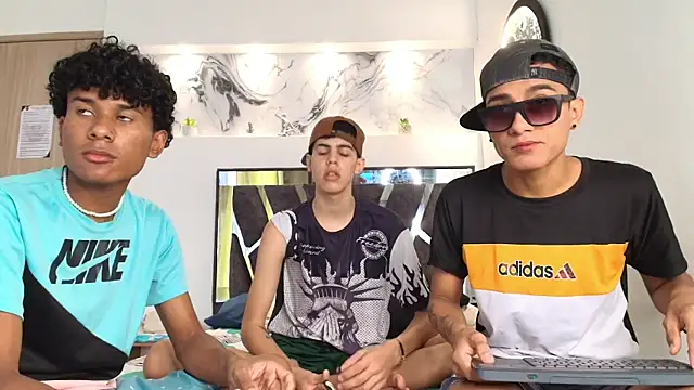 YOUNGS GUYS online show from September 2025 07:24:02 PM