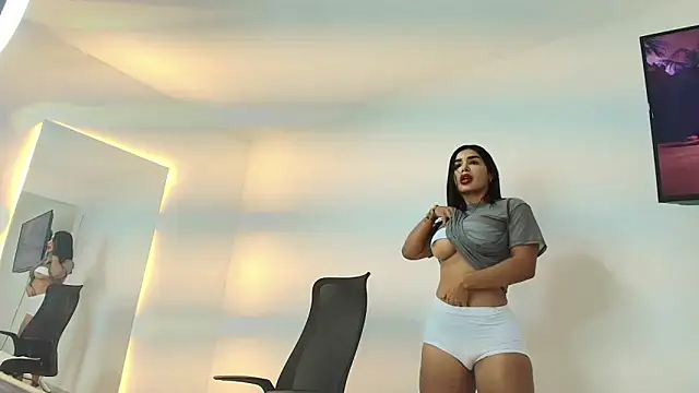 fitnessmommy online show from September 2025 06:29:02 PM