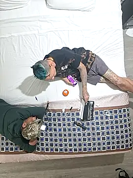 Snapshot of DrewTheTOP chatting on November 2025 12:05:02 PM DrewTheTOP online show from November 2025 12:05:02 PM