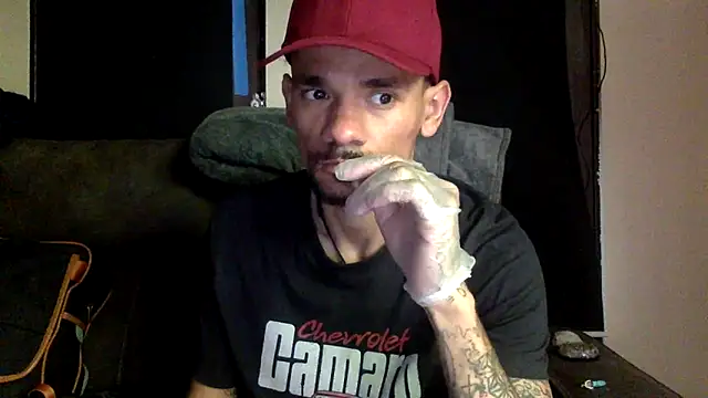 Snapshot of DrewTheTOP chatting on December 2025 06:01:02 PM DrewTheTOP online show from December 2025 06:01:02 PM