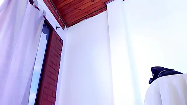 Snapshot of aura-monet chatting on October 2025 09:49:02 PM aura-monet online show from October 2025 09:49:02 PM