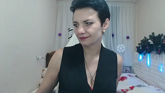 AvaSaturnian online show from December 2025 07:20:02 PM