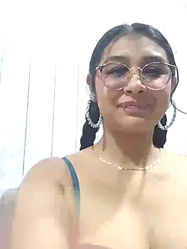 Emiily Johamson online show from September 2025 03:08:01 AM
