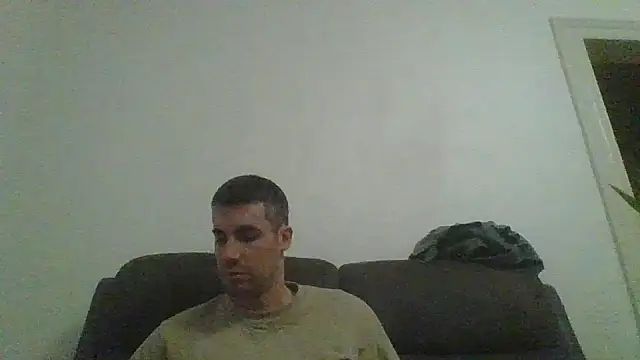 Snapshot of JulioIsHere4you chatting on December 2025 09:20:01 PM JulioIsHere4you online show from December 2025 09:20:01 PM