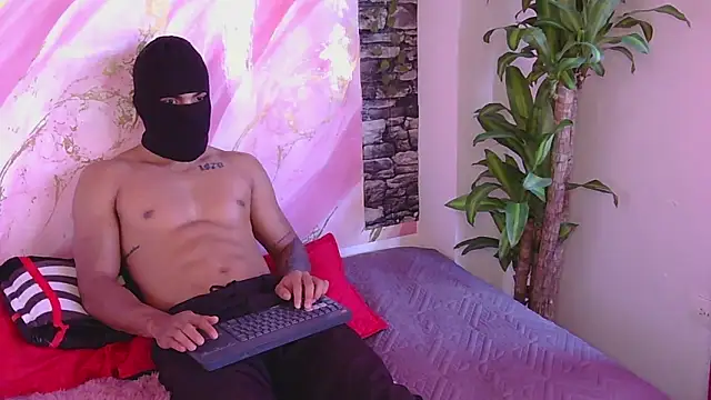 batmanhot7 online show from September 2025 06:29:01 PM