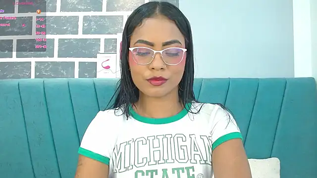 Snapshot of Chloe_Brown3 chatting on September 2025 06:09:02 PM Chloe Brown3 online show from September 2025 06:09:02 PM