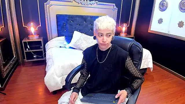 Alex Poett online show from September 2025 07:15:02 PM