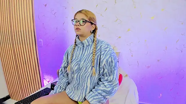 Snapshot of liamonrou chatting on September 2025 12:38:02 PM liamonrou online show from September 2025 12:38:02 PM