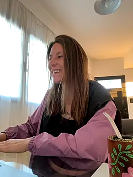 misspiecitos online show from September 2025 09:53:01 PM