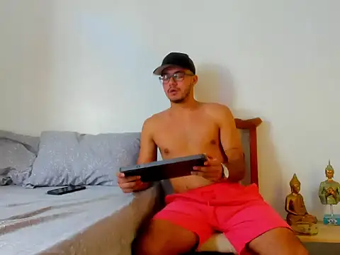 Dusan greyy online show from September 2025 07:07:02 PM