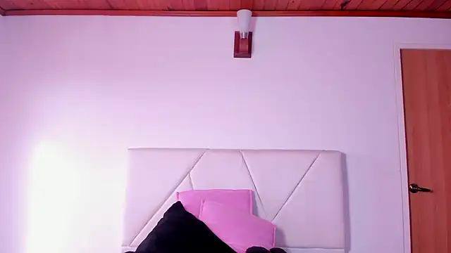   Ivy  Moon   online show from September 2025 12:50:01 PM