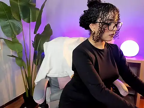 hannax   online show from September 2025 05:51:02 AM