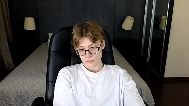 LouieEvans online show from November 2025 09:16:02 PM