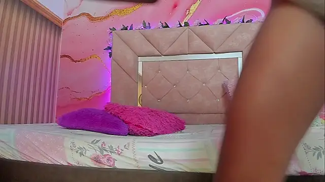 kitty lush  online show from September 2025 06:30:02 PM