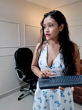 ArielBlossom    online show from September 2025 11:23:02 AM