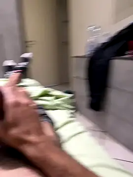 Snapshot of alexbergo87 chatting on September 2025 08:11:02 PM alexbergo87 online show from September 2025 08:11:02 PM