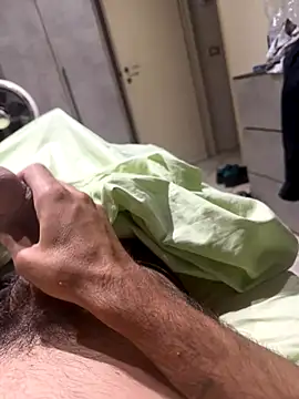 Snapshot of alexbergo87 chatting on September 2025 08:34:02 PM alexbergo87 online show from September 2025 08:34:02 PM