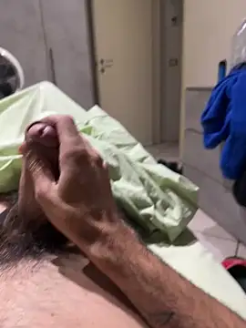 Snapshot of alexbergo87 chatting on September 2025 09:41:02 PM alexbergo87 online show from September 2025 09:41:02 PM