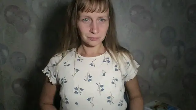 Nivorae online show from September 2025 08:10:01 PM