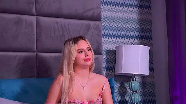 YssabelFox online show from December 2025 04:36:01 PM