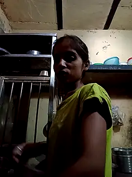 Snapshot of Saloni-Gupta chatting on September 2025 04:37:02 AM Saloni-Gupta online show from September 2025 04:37:02 AM