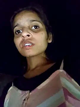 Snapshot of Saloni-Gupta chatting on October 2025 04:59:02 PM Saloni-Gupta online show from October 2025 04:59:02 PM