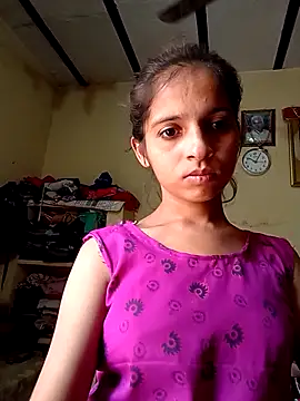 Snapshot of Saloni-Gupta chatting on October 2025 04:37:02 AM Saloni-Gupta online show from October 2025 04:37:02 AM