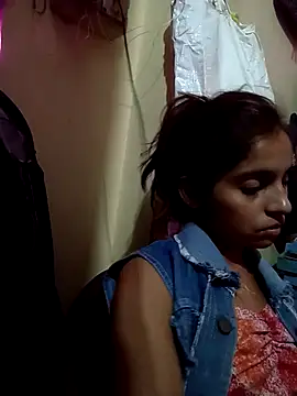 Snapshot of Saloni-Gupta chatting on October 2025 07:14:01 PM Saloni-Gupta online show from October 2025 07:14:01 PM